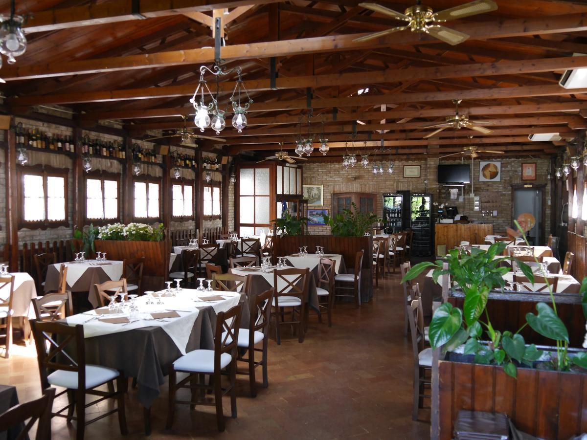 La Cantinella Ostra Екстериор снимка